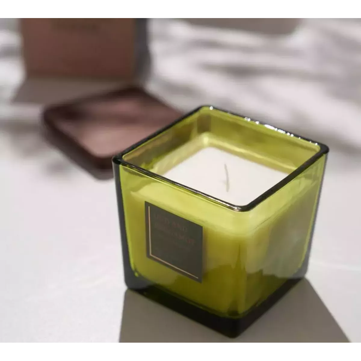 Свеча ароматическая Sofi De Marko "Oud and Bergamot" (220гр), 1 шт