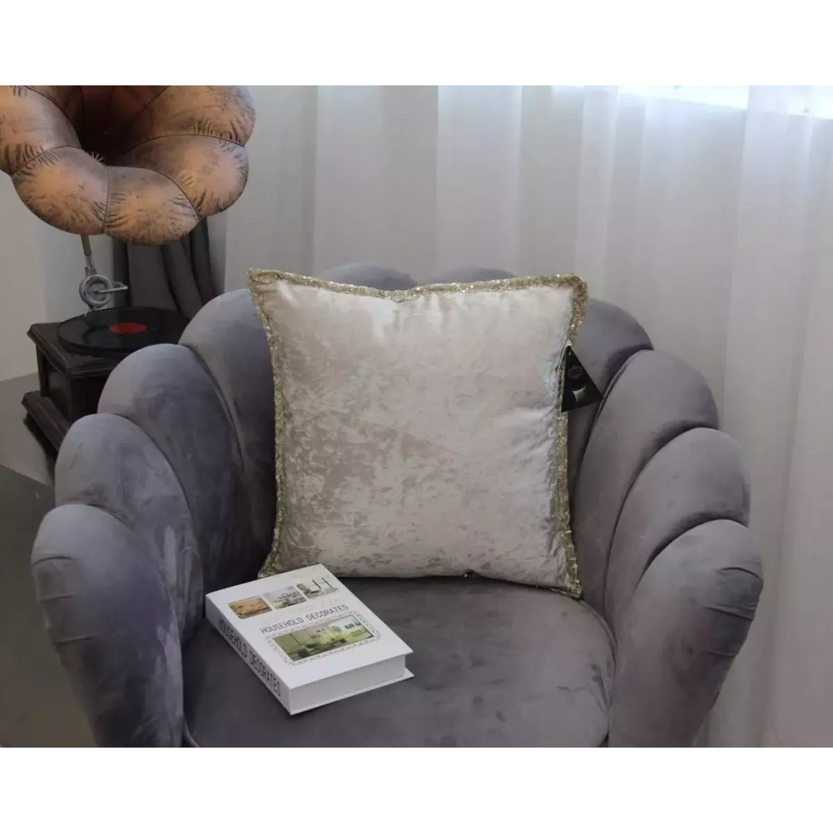 Декоративная наволочка Sofi De Marko "Клаудия" (молоко), 45х45