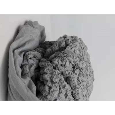 Чехол на прямой трехместный диван и два кресла с оборкой серый