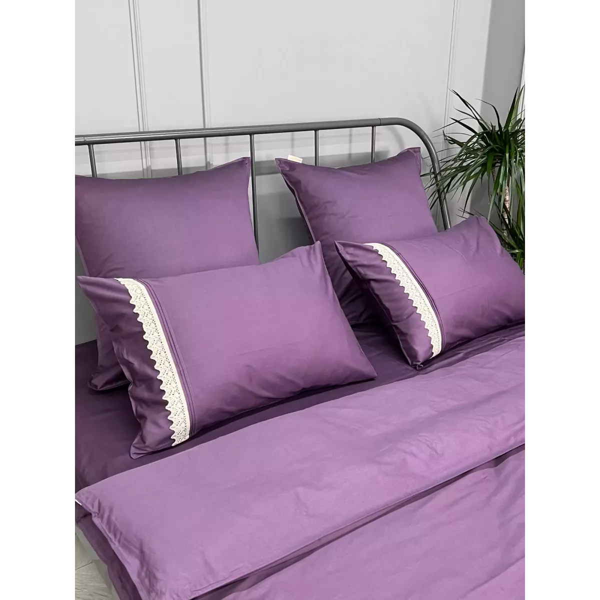 Комплект постельного белья Karteks "Сатин однотонный с кружевом" SOG-015, евро