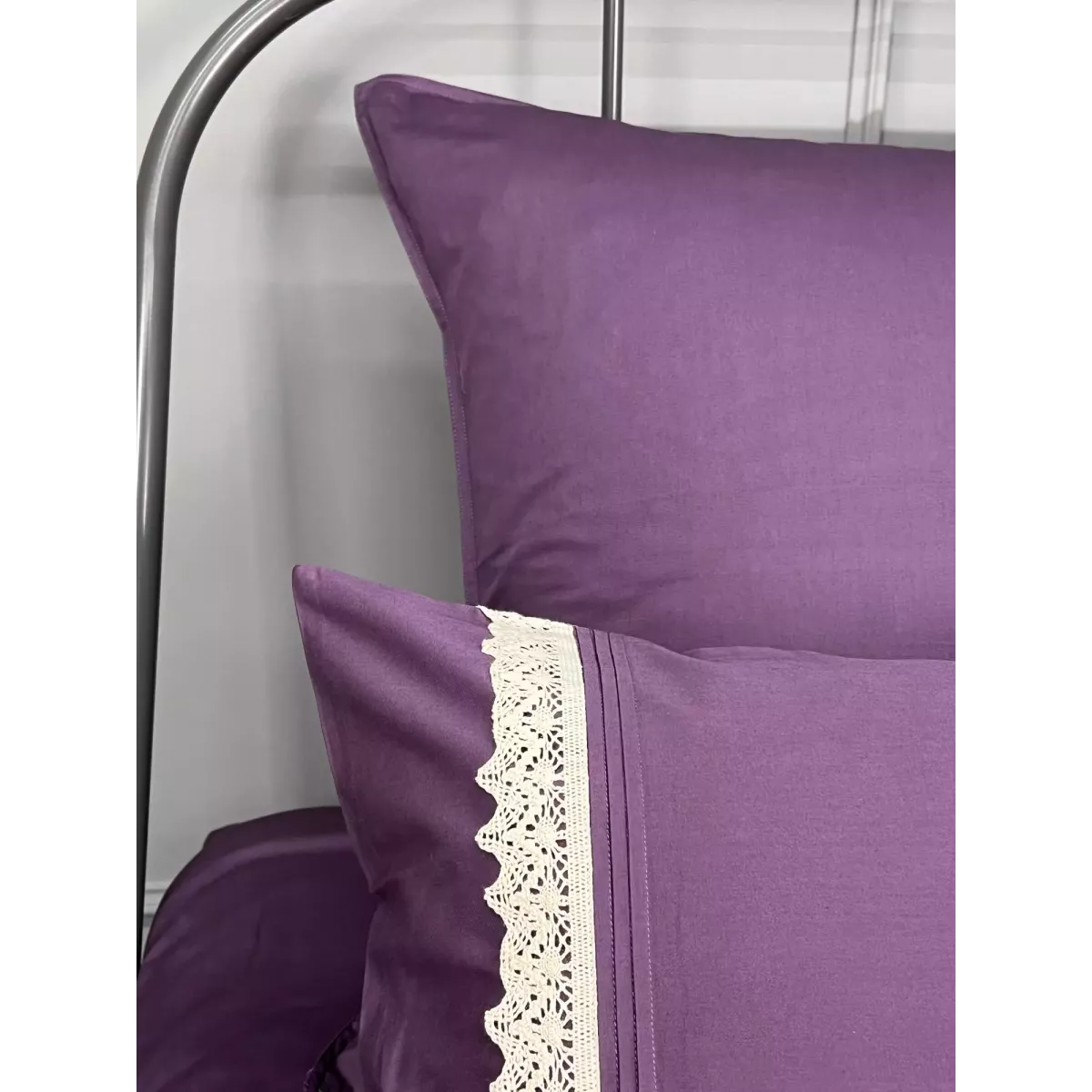 Комплект постельного белья Karteks "Сатин однотонный с кружевом" SOG-015, евро