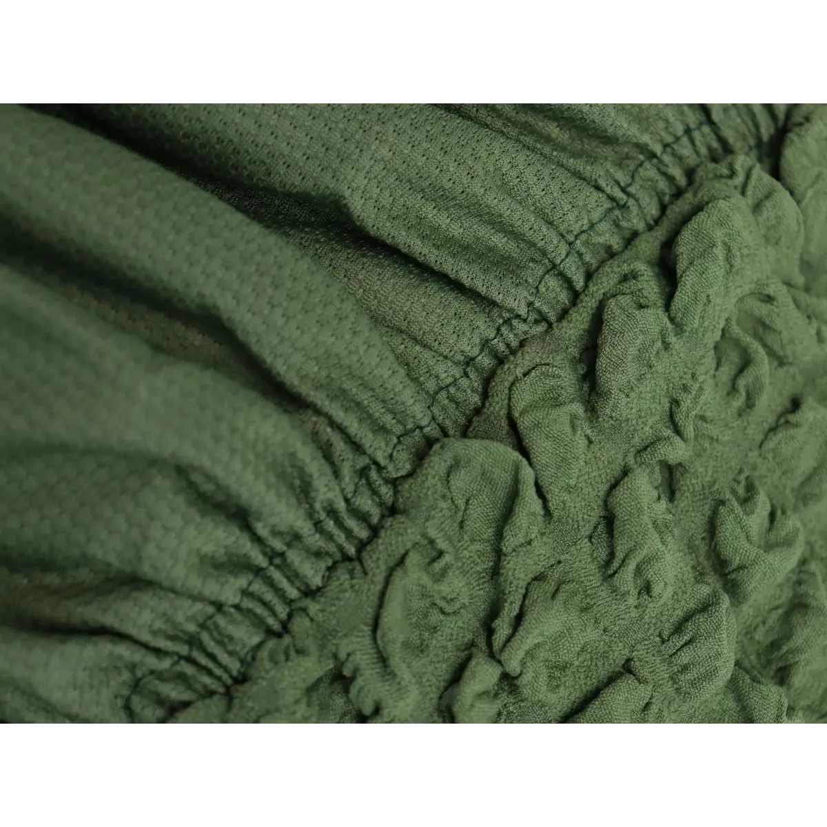 Чехол на угловой диван с оборкой зеленый