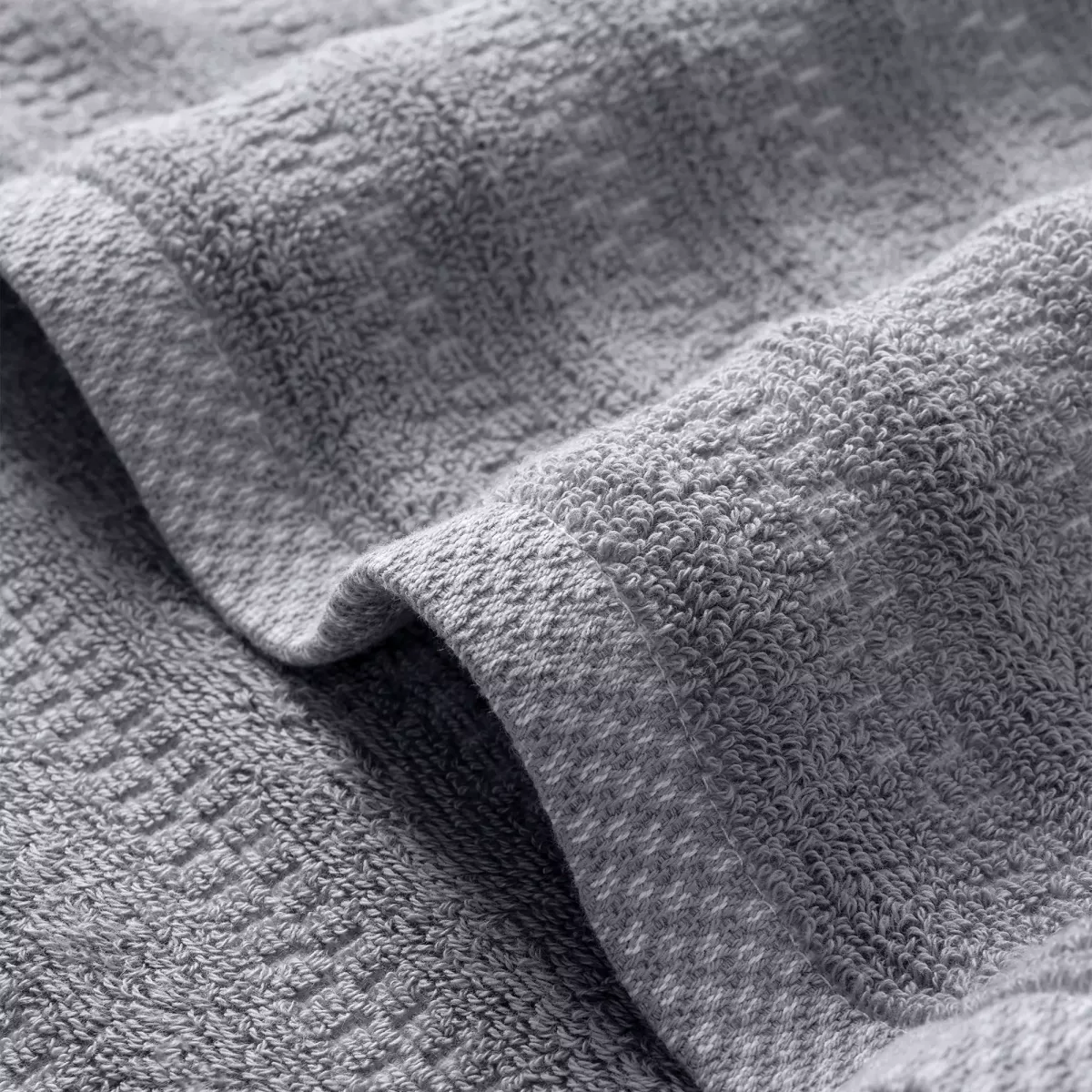 Махровое банное полотенце Verossa “Wave&pixels” (графит/белый), 70х140