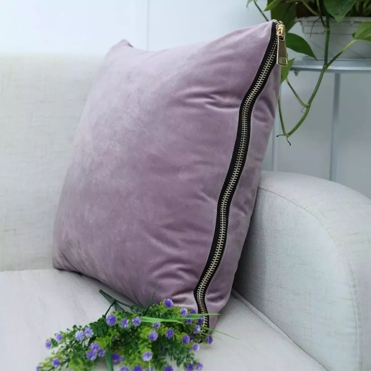 Декоративная наволочка Sofi De Marko "Манон" (розовая), 45х45