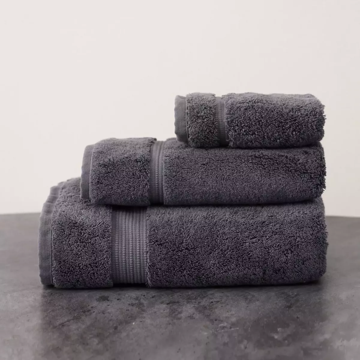 Махровое полотенце для тела Sofi De Marko “Damaris” (антрацит), 70x140