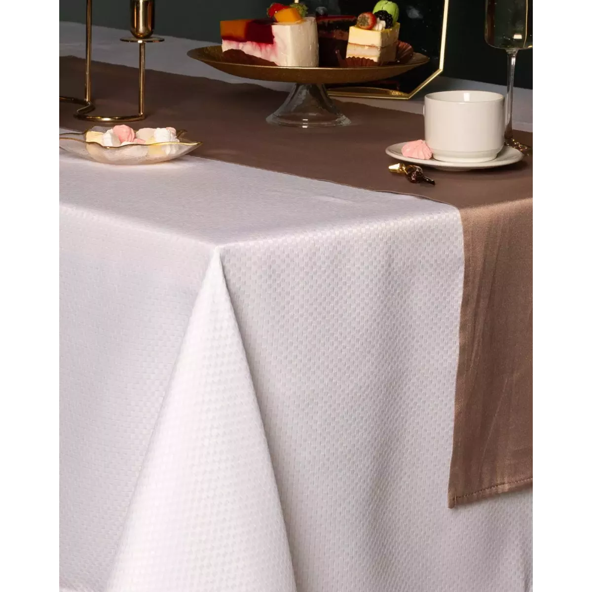 Скатерть Sofi de Marko "Ирида" (белая), 160 см