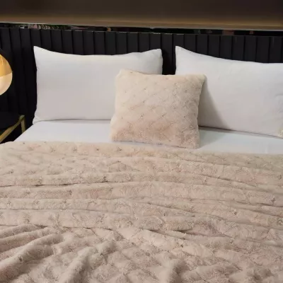 Декоративная наволочка Sofi De Marko "Бернард" (крем), 45х45