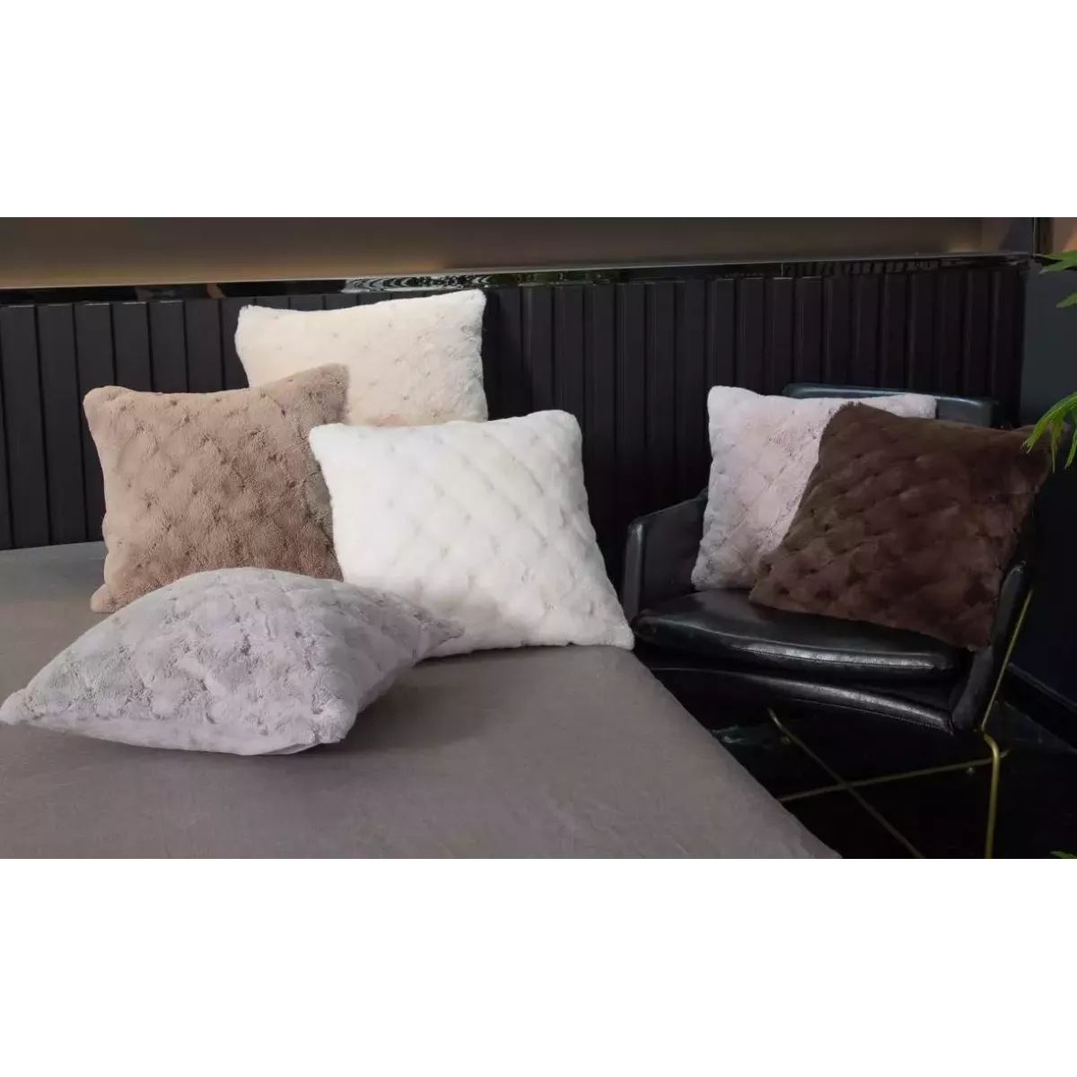 Декоративная наволочка Sofi De Marko "Бернард" (шоколад), 45х45